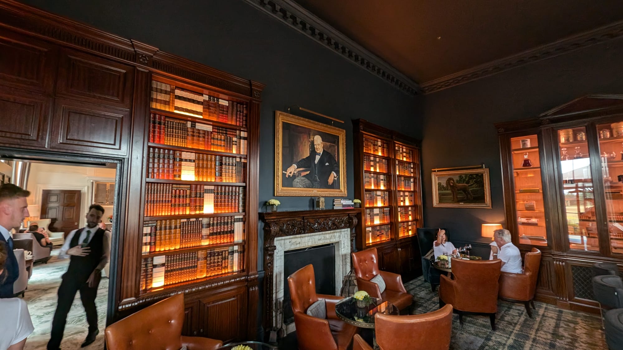 The Churchill Bar - Source: You Are Travel